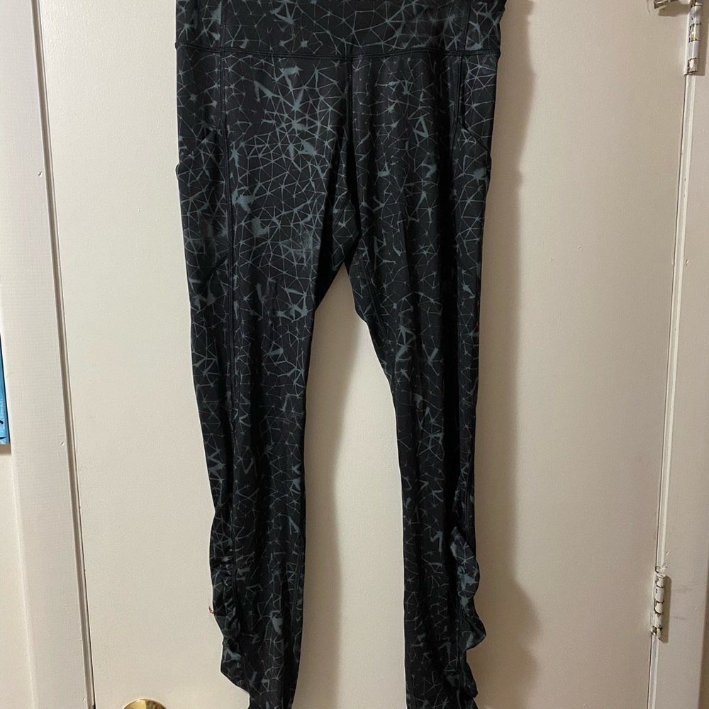 Lululemon - Picture 2 of 5
